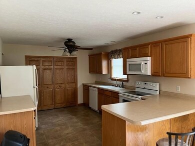 1601 Cherry Hill Ln, Kokomo, IN 46902 - photo 4