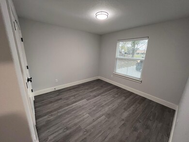 715 S 6th St unit 1, Bonham, TX 75418 - photo 2