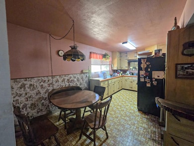 5280 Rockydale Rd, Cave Junction, OR 97523 - photo 6