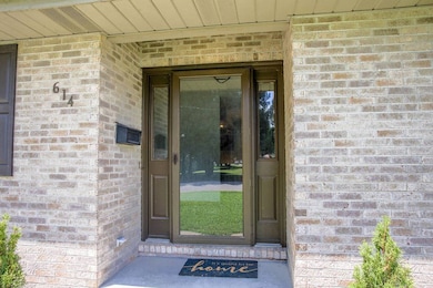 614 Montgomery Cir, Carmi, IL 62821 - photo 3