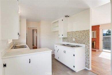 194 W Blaine St, Riverside, CA 92507 - photo 7