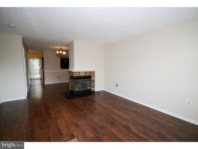 42 Colleen Ct, Kendall Park, NJ 08824 - photo 4