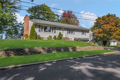 129 Northbridge Ave, Warwick, RI 02886 - photo 2