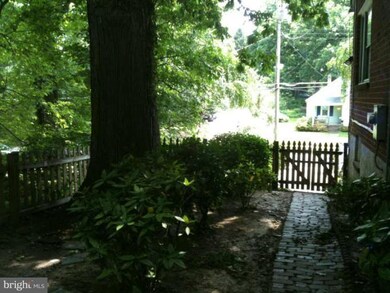 926 Regester Ave, Idlewylde, MD 21239 - photo 5