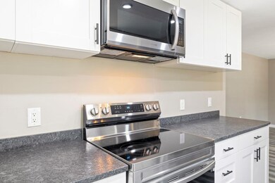 62 Hutchins St, Concord, NH 03303 - photo 4