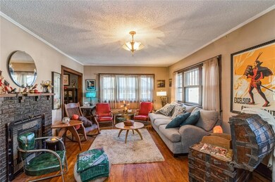 1142 39th St, Des Moines, IA 50311 - photo 2