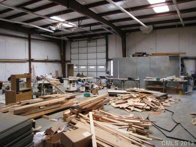 Interior Space/Layout - Some cleanup required!