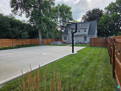 617 S Hiawatha Ave, Pipestone, MN 56164 - photo 2