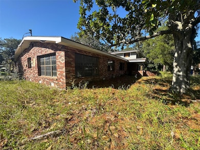 1106 NE 8th Ave, Crystal River, FL 34428 - photo 3