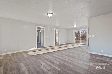 10033 W Idlewood Dr, Boise, ID 83709 - photo 6