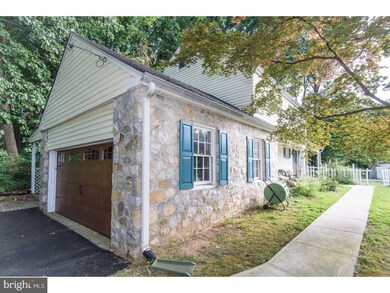 542 Hilltop Rd, Paoli, PA 19301 - photo 2