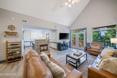 Family Room_18373