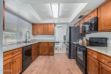 133 S Kenneth Place, Chandler, AZ 85226 - photo 2