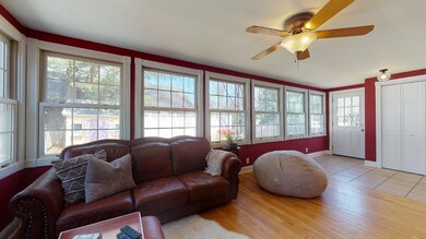 4 Waverly St, Essex Junction, VT 05452 - photo 3