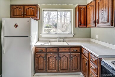 6313 Stonybrook Dr, Richmond, VA 23225 - photo 7