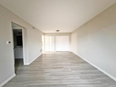 4710 Charecote Ln unit D, Columbus, OH 43220 - photo 5