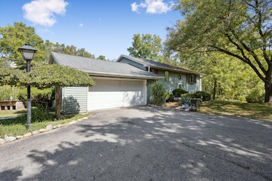 7565 E Spicerville Hwy, Eaton Rapids, MI 48827 - photo 2