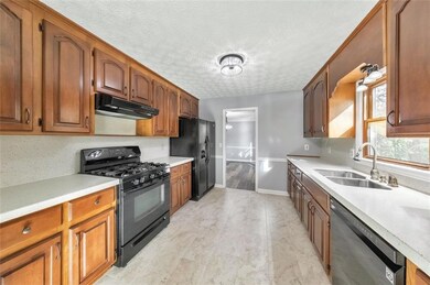 2581 Oak Village Place NE, Marietta, GA 30062 - photo 4