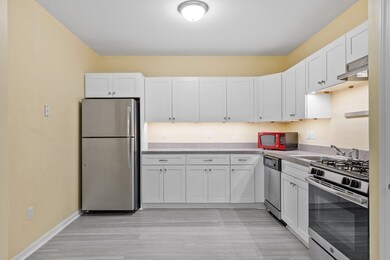 361 Hildreth St unit 11, Lowell, MA 01850 - photo 4