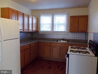 127 Saude Ave unit FRONT, Essington, PA 19029 - photo 4