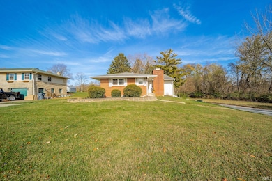 222 E Mckenzie Rd, Greenfield, IN 46140 - photo 4