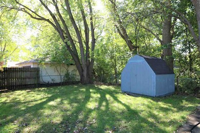 1408 Ingersoll Rd, Waterloo, IA 50701 - photo 3