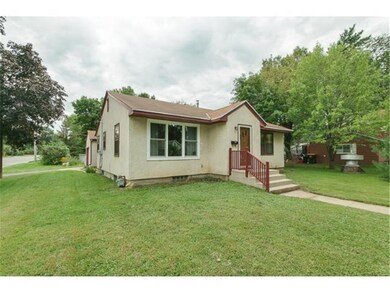 Adorable rambler in the heart of Old Shakopee!