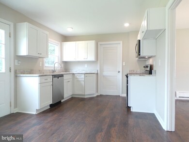 28 Plumtree Ln, Willingboro, NJ 08046 - photo 6