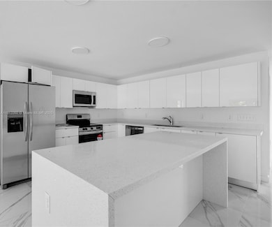 152 NW 18th St, Homestead, FL 33030 - photo 4