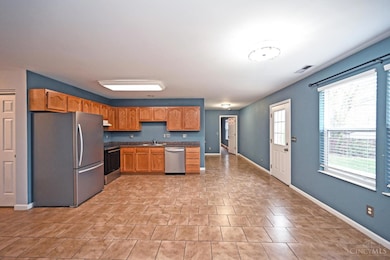 6241 Skyline Dr, West Chester, OH 45069 - photo 5