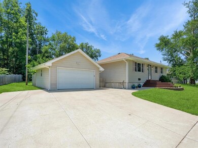 225 E Front St, Colfax, IA 50054 - photo 3