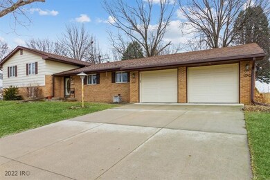 304 E 29th St S, Newton, IA 50208 - photo 3