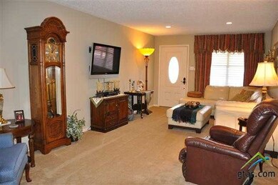 2741 2741 Amy Ln, Tyler, TX 75701 - photo 5