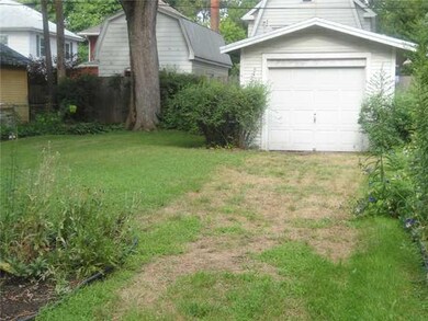 Parking Lot/Garage