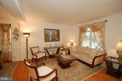 25842 Donegal Dr, Chantilly, VA 20152 - photo 2