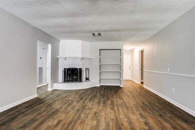 3910 Townes Forest Rd, Friendswood, TX 77546 - photo 4