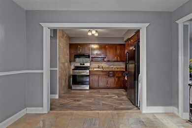 8754 110th St, Richmond Hill, NY 11418 - photo 7