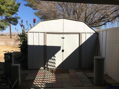 4568 W Rosamond Blvd unit 5, Rosamond, CA 93560 - photo 2