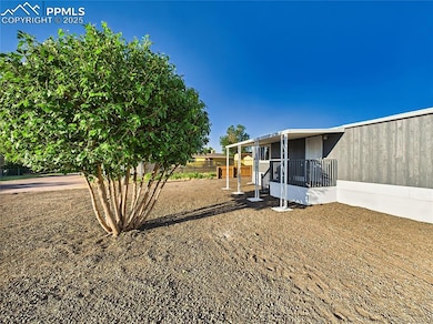 192 E Kipling Dr, Pueblo, CO 81007 - photo 2