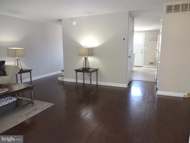 1044 Middleborough Rd, Essex, MD 21221 - photo 4