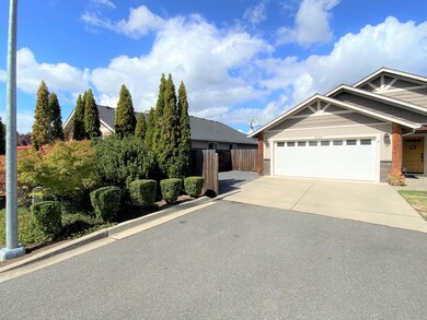 2026 SW Otis Ln, Grants Pass, OR 97527 - photo 4