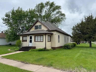 302 S Williams St, Atkinson, NE 68713 - photo 2