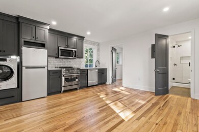 19 Smith Street, C-8