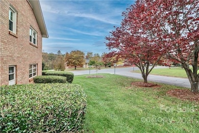 902 Thomas St, Statesville, NC 28677 - photo 7