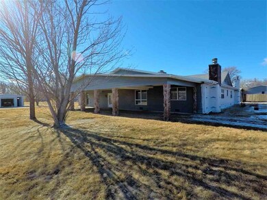 492 W North River Rd, North Platte, NE 69101 - photo 4