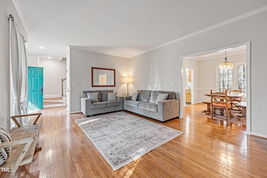 FRONT LIVING/DINING