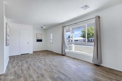 10836 N Madison Dr-7