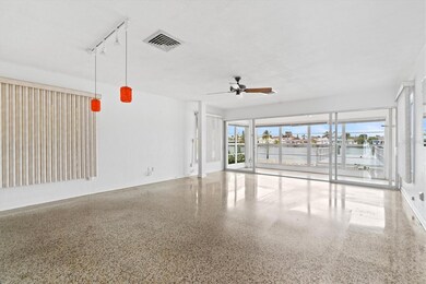 7901 Bayshore Dr, Treasure Island, FL 33706 - photo 5