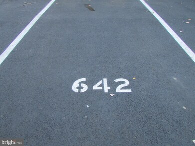 8353D Dunham Ct unit 642, West Springfield, VA 22152 - photo 5