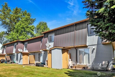 211 Maple St, Lynden, WA 98264 - photo 4